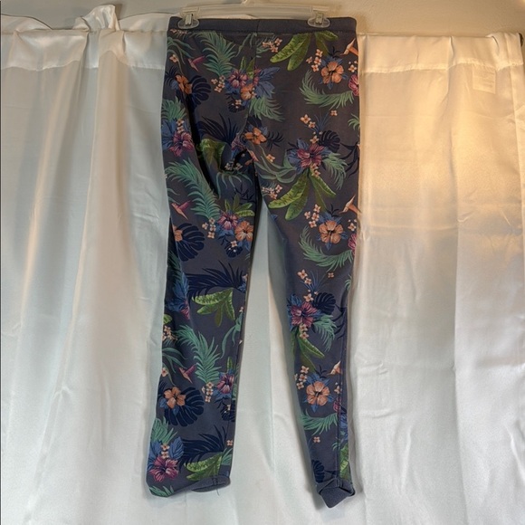 Floral Patterned Pants - Picture 4 of 7